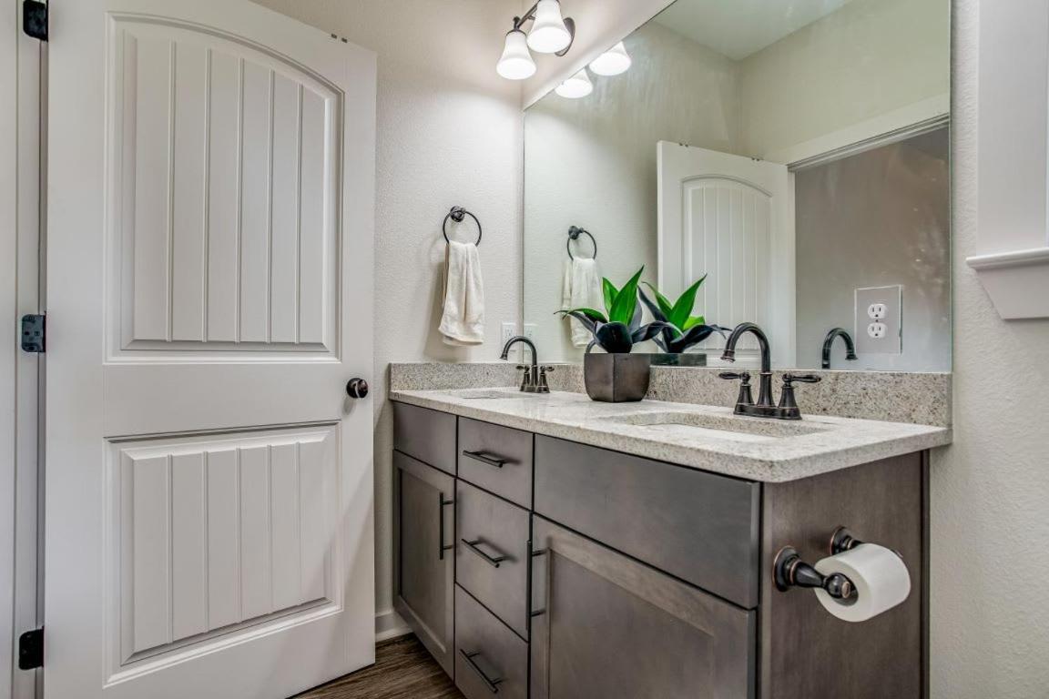 Beach Flow Bungalow-Mins To Downtown-Dining-Base Pensacola Exteriör bild