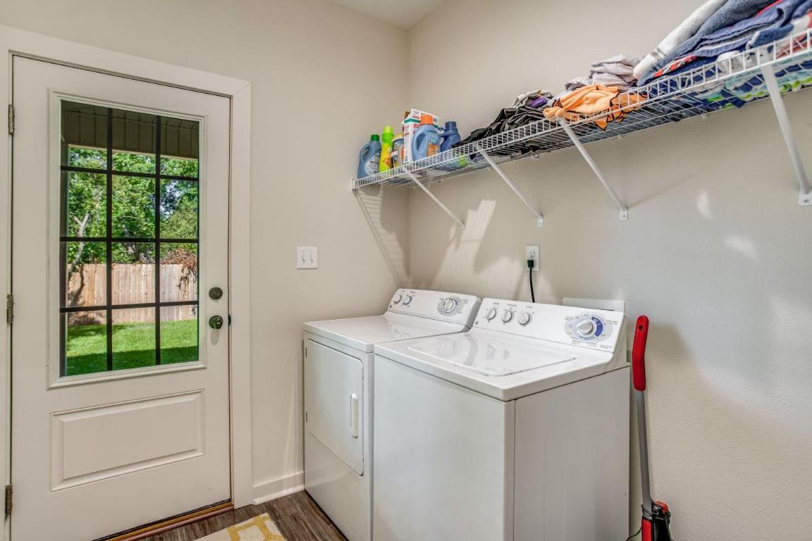 Beach Flow Bungalow-Mins To Downtown-Dining-Base Pensacola Exteriör bild